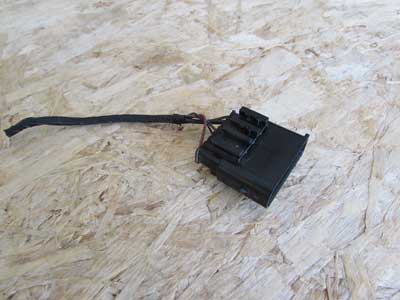 BMW Black Connector w/ Pigtail 75903632